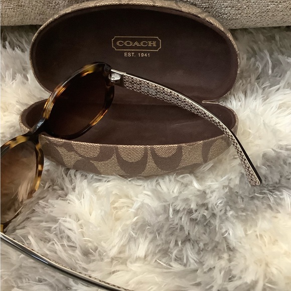 Coach Brown Spotty Tortoise Sunglasses w/ Rhinestone Accents w/ OG case & Cloth - Picture 7 of 7